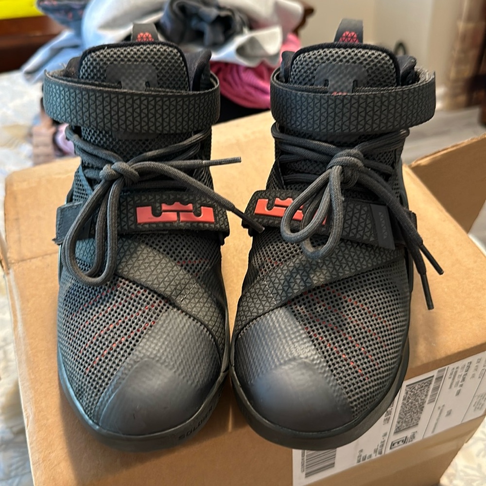 Lebron basketball sneakers